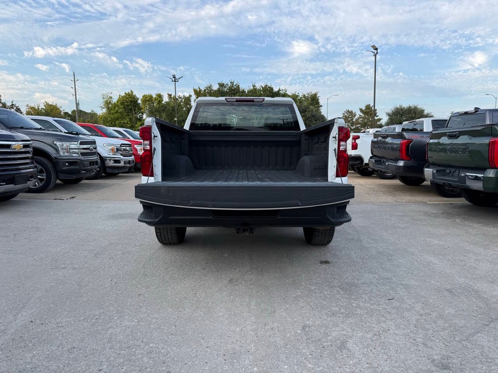 Chevrolet Silverado 1500 Vehicle Full-screen Gallery Image 37