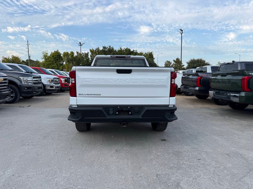 Chevrolet Silverado 1500 Vehicle Full-screen Gallery Image 38