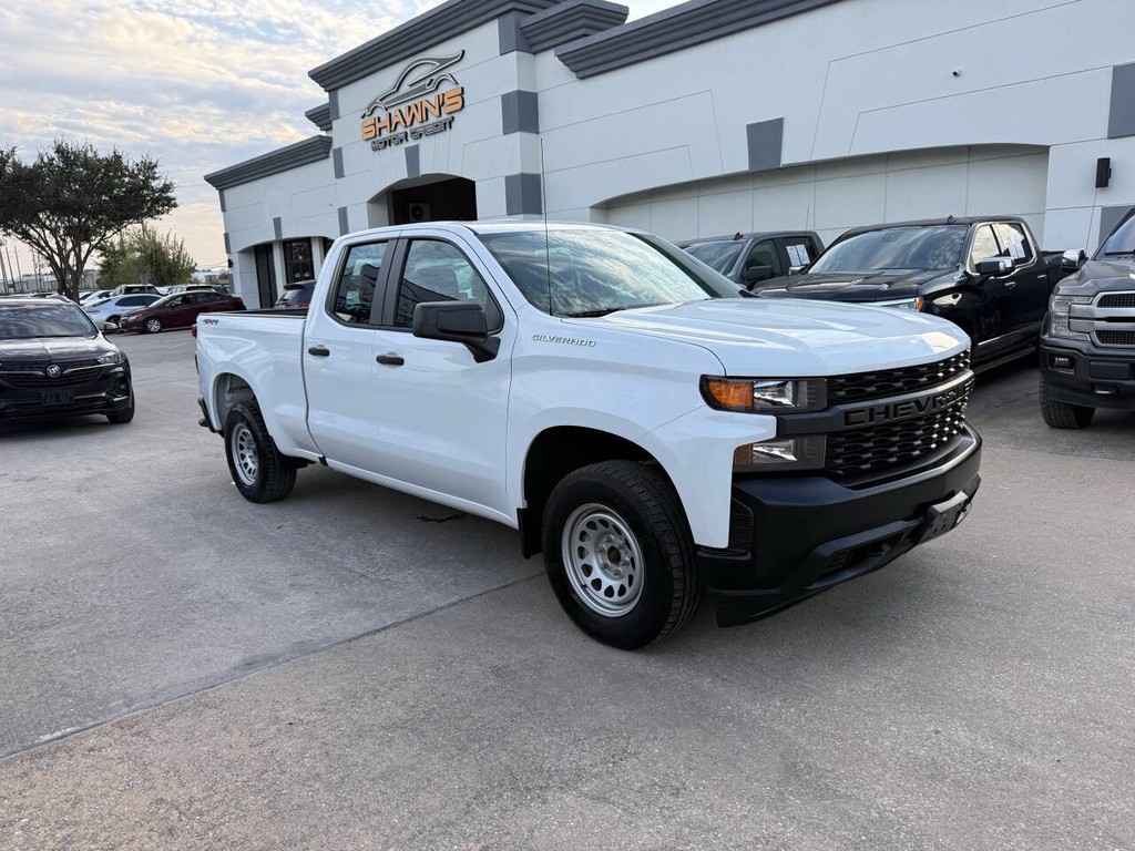 Chevrolet Silverado 1500 Vehicle Full-screen Gallery Image 41