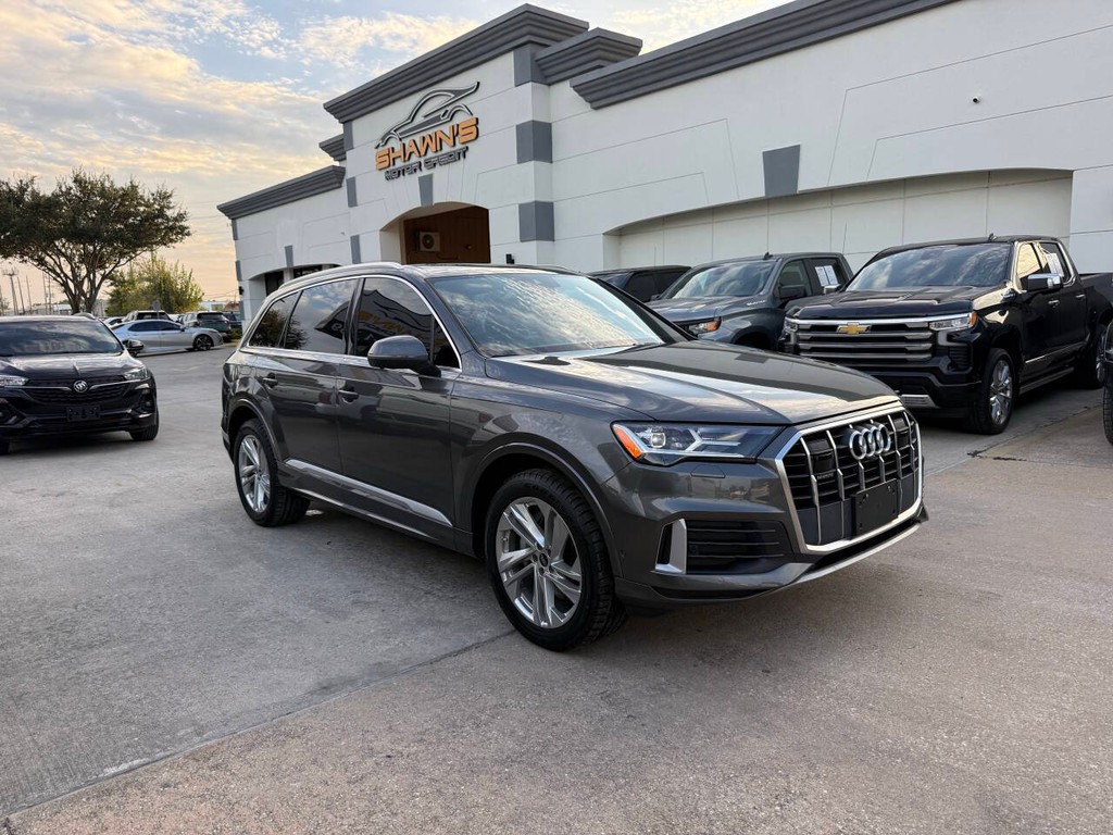 Audi Q7 Vehicle Full-screen Gallery Image 02