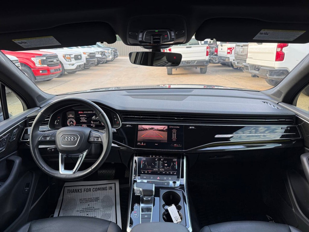 Audi Q7 Vehicle Full-screen Gallery Image 18