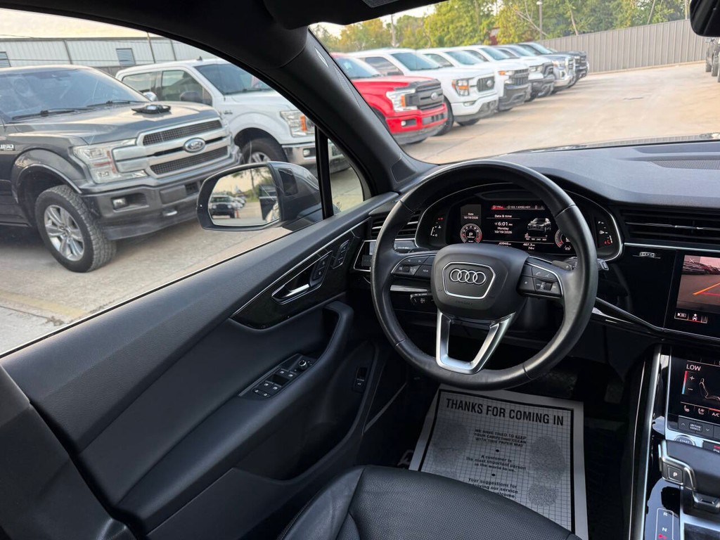 Audi Q7 Vehicle Full-screen Gallery Image 20