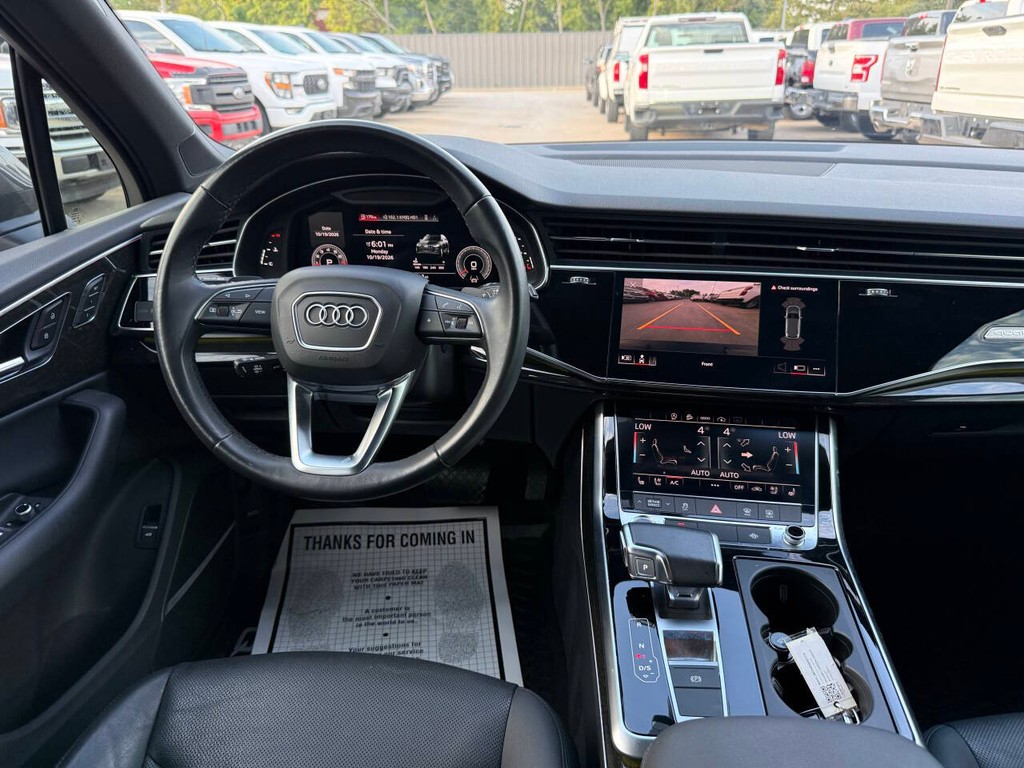 Audi Q7 Vehicle Full-screen Gallery Image 22
