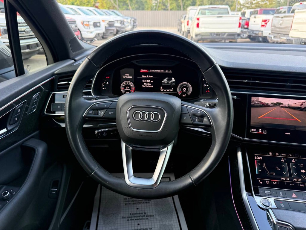 Audi Q7 Vehicle Full-screen Gallery Image 23