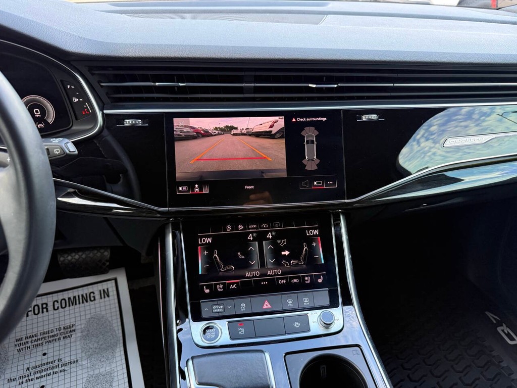 Audi Q7 Vehicle Full-screen Gallery Image 25