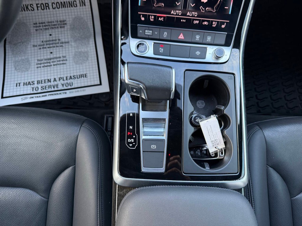 Audi Q7 Vehicle Full-screen Gallery Image 31