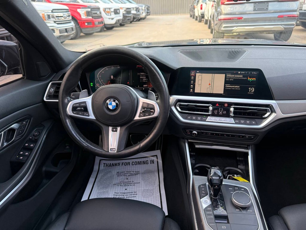 BMW 3 Series Vehicle Full-screen Gallery Image 21