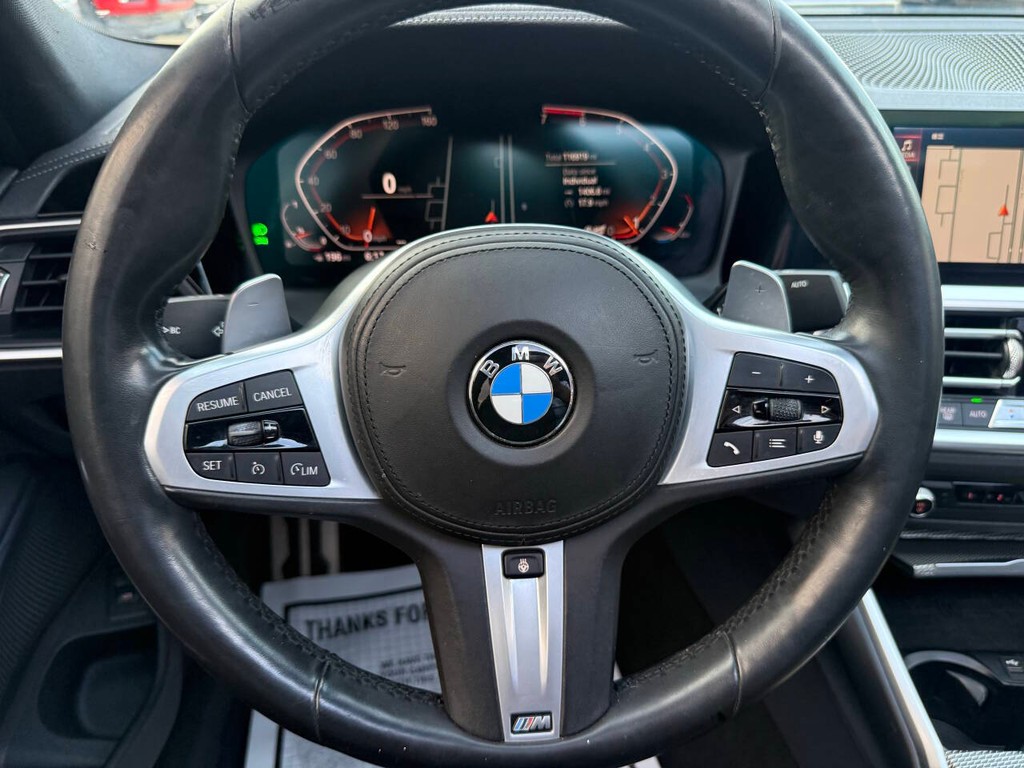 BMW 3 Series Vehicle Full-screen Gallery Image 23