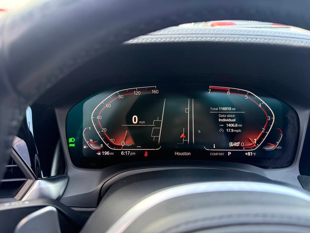 BMW 3 Series Vehicle Full-screen Gallery Image 33