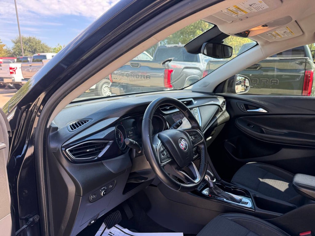 Buick Encore GX Vehicle Full-screen Gallery Image 06
