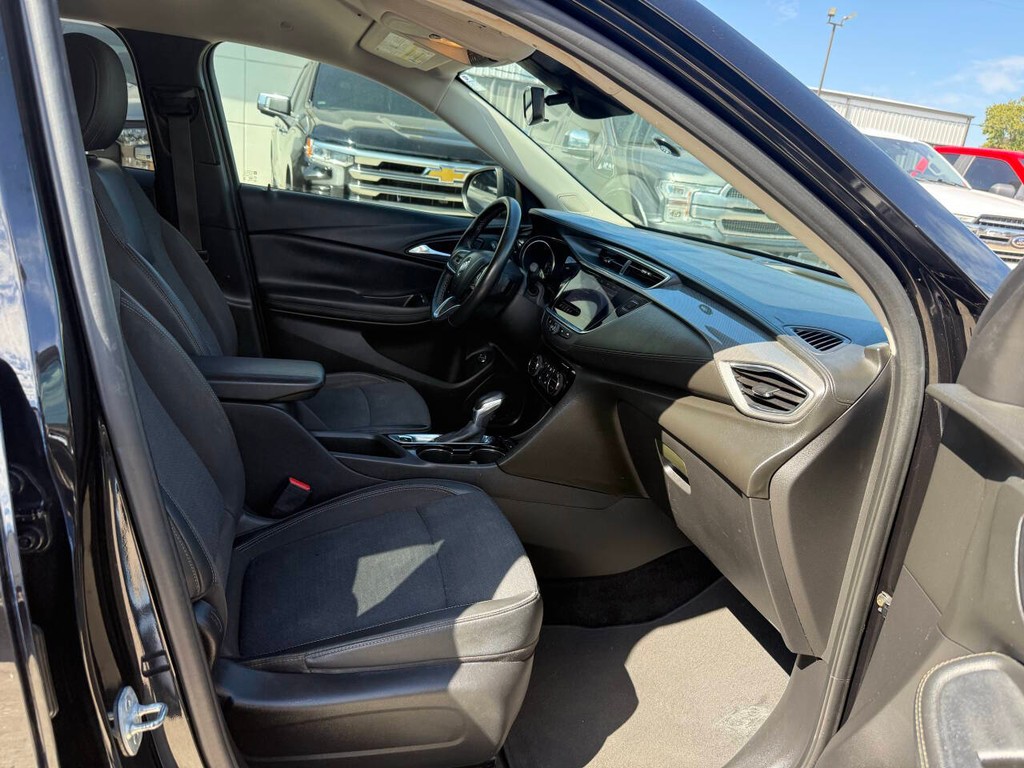 Buick Encore GX Vehicle Full-screen Gallery Image 10