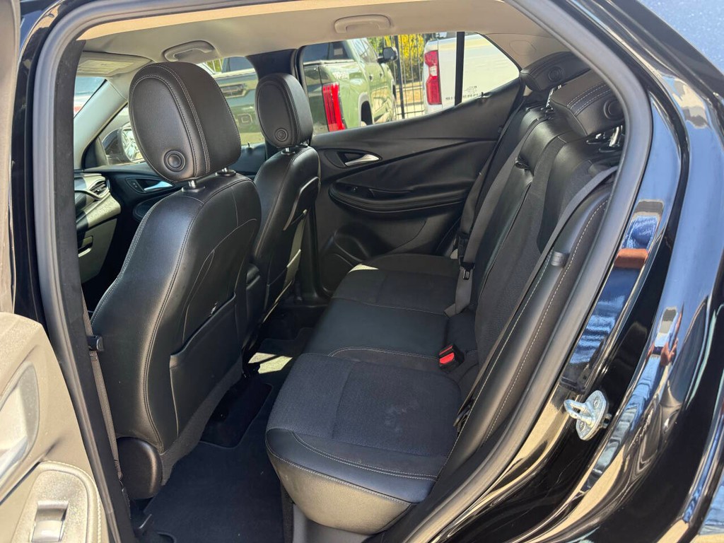 Buick Encore GX Vehicle Full-screen Gallery Image 13