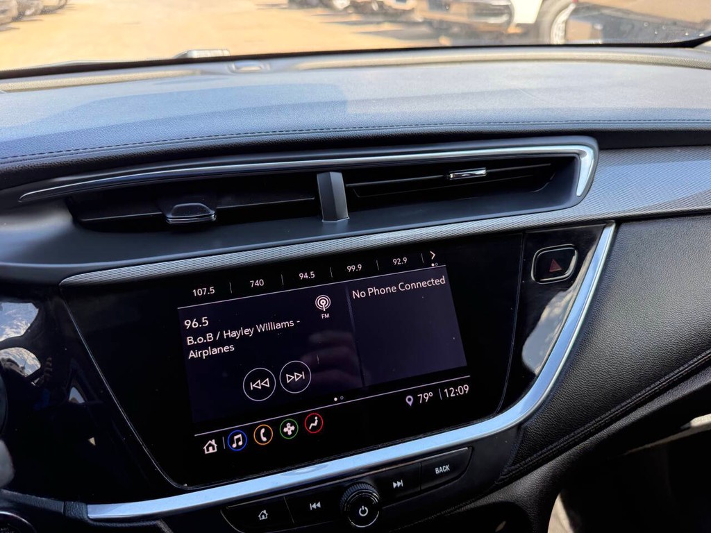 Buick Encore GX Vehicle Full-screen Gallery Image 25