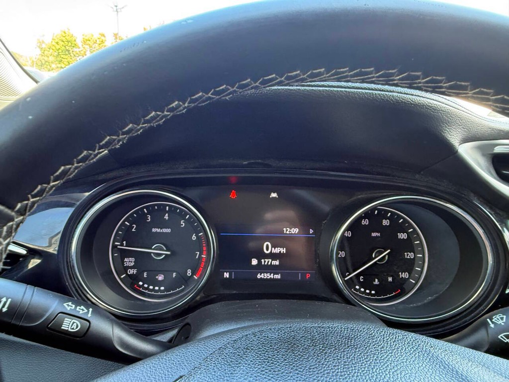 Buick Encore GX Vehicle Full-screen Gallery Image 31