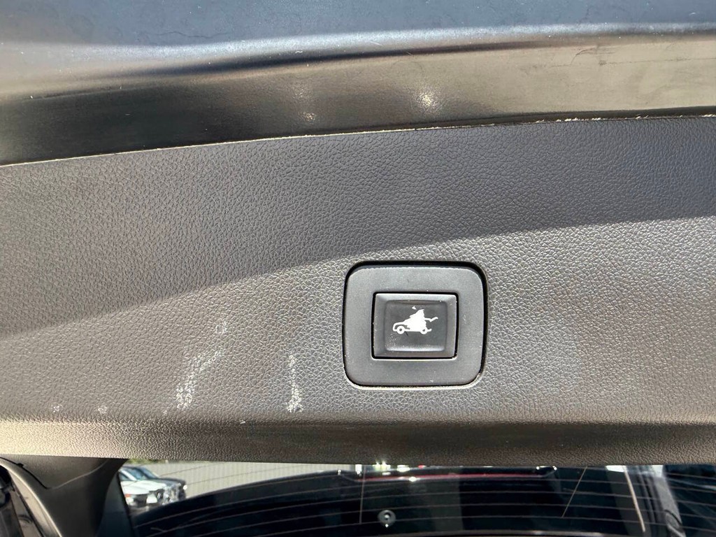 Buick Encore GX Vehicle Full-screen Gallery Image 37