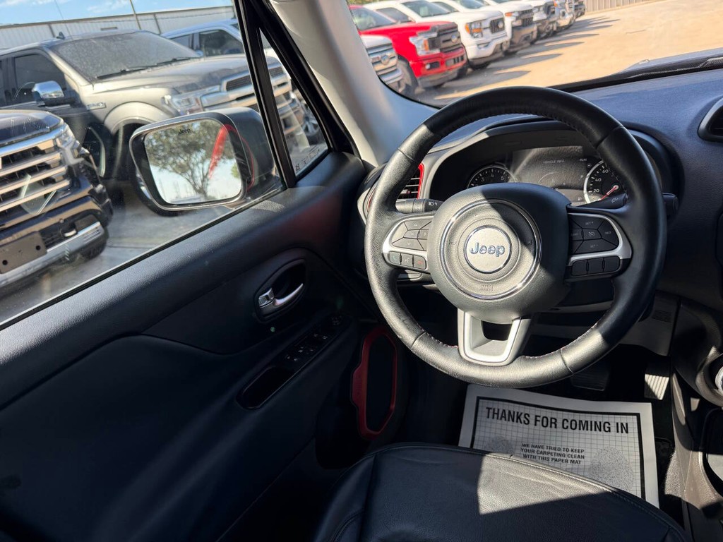 Jeep Renegade Vehicle Full-screen Gallery Image 19