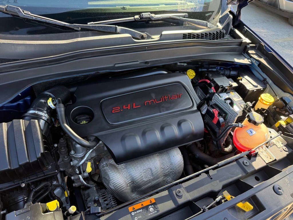 Jeep Renegade Vehicle Full-screen Gallery Image 34
