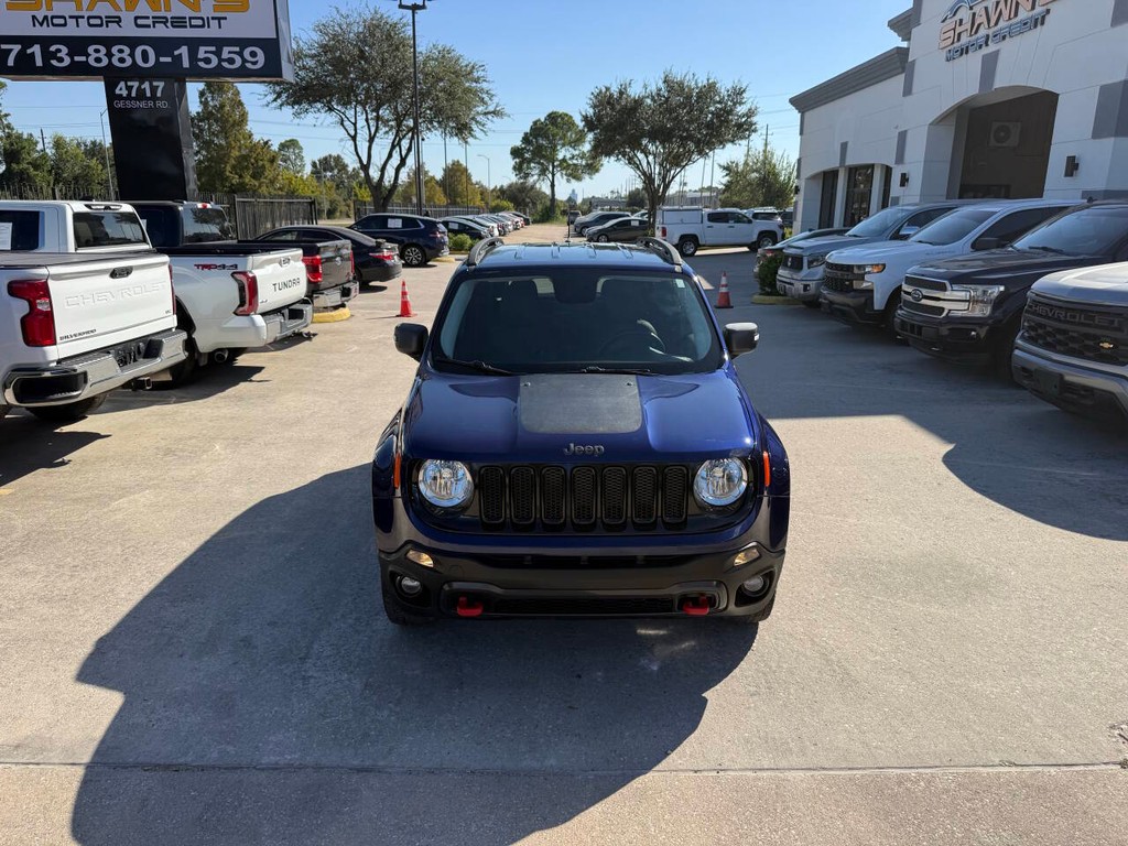 Jeep Renegade Vehicle Full-screen Gallery Image 39