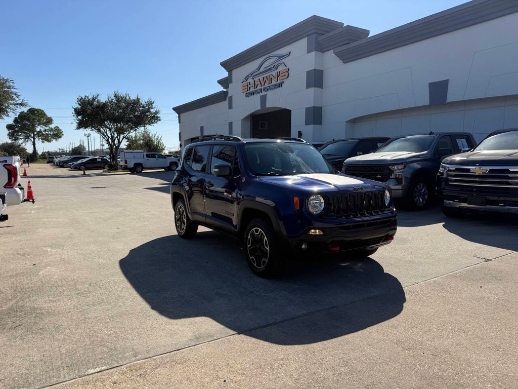 Jeep Renegade Vehicle Full-screen Gallery Image 41