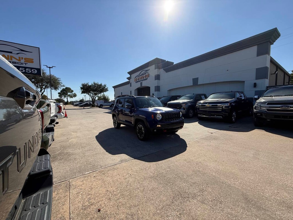 Jeep Renegade Vehicle Full-screen Gallery Image 43