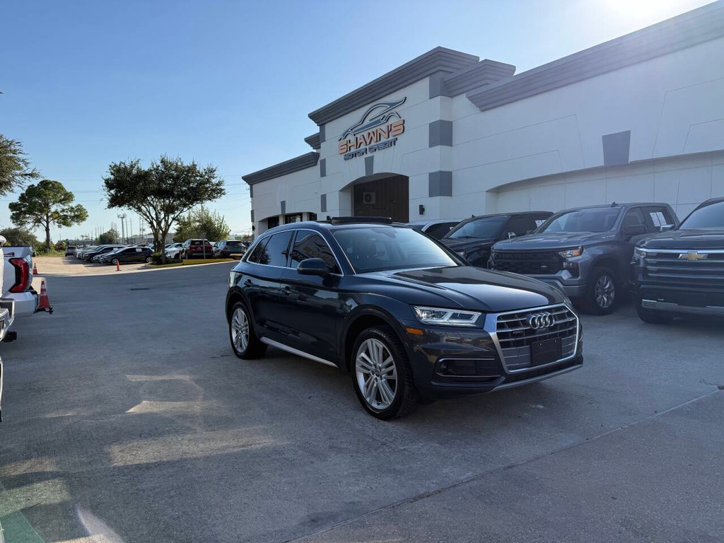 Audi Q5 Vehicle Full-screen Gallery Image 02