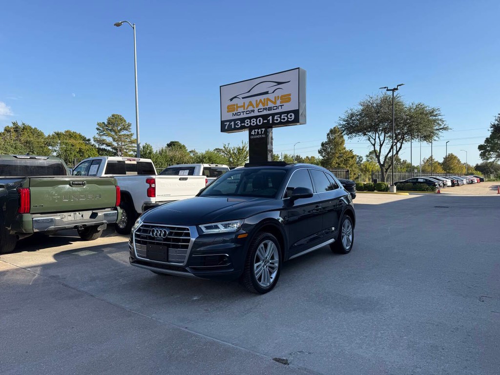 Audi Q5 Vehicle Full-screen Gallery Image 03