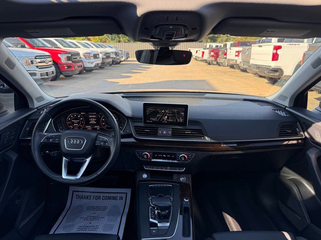 Audi Q5 Vehicle Full-screen Gallery Image 17