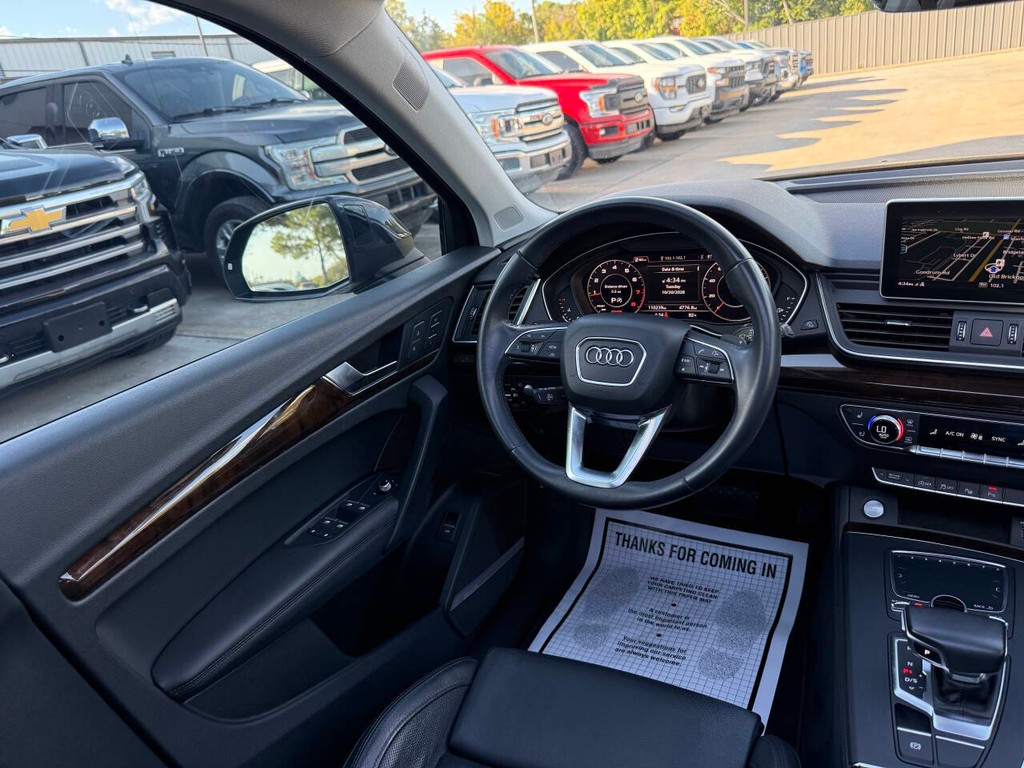 Audi Q5 Vehicle Full-screen Gallery Image 18