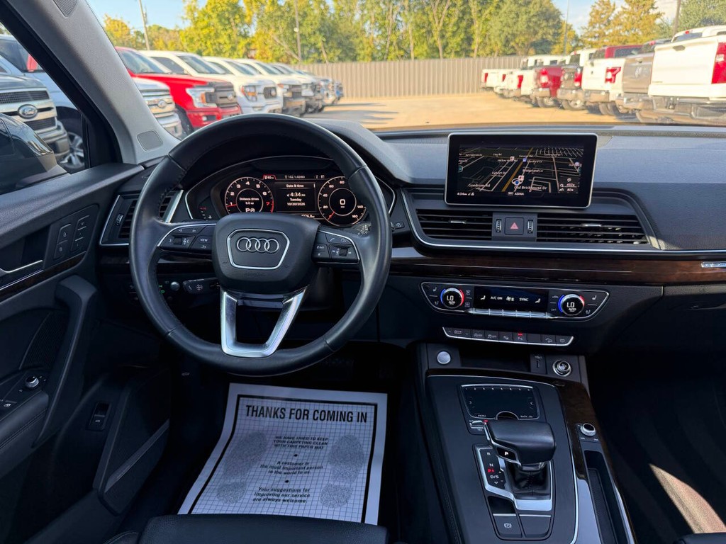 Audi Q5 Vehicle Full-screen Gallery Image 20