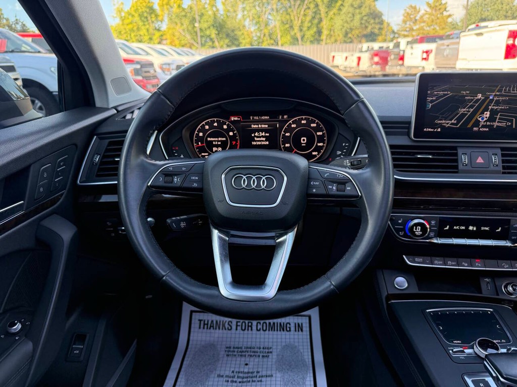 Audi Q5 Vehicle Full-screen Gallery Image 22