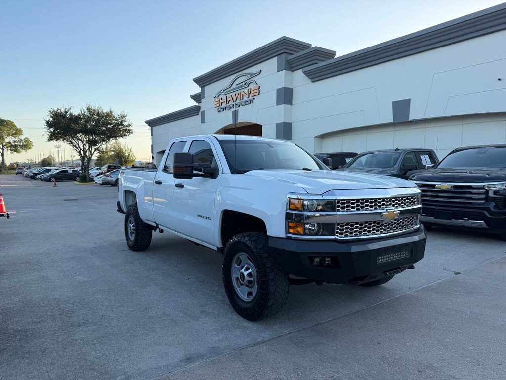 Chevrolet Silverado 2500HD Vehicle Full-screen Gallery Image 02