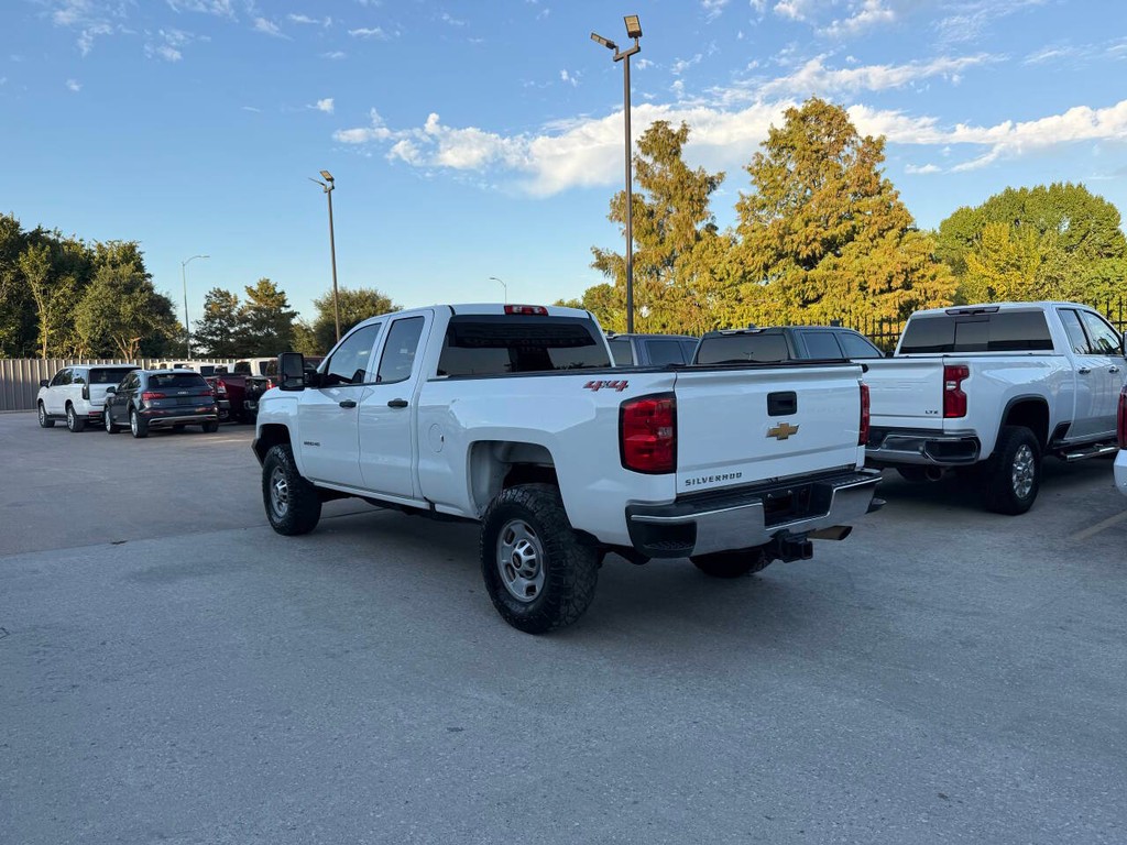 Chevrolet Silverado 2500HD Vehicle Full-screen Gallery Image 04
