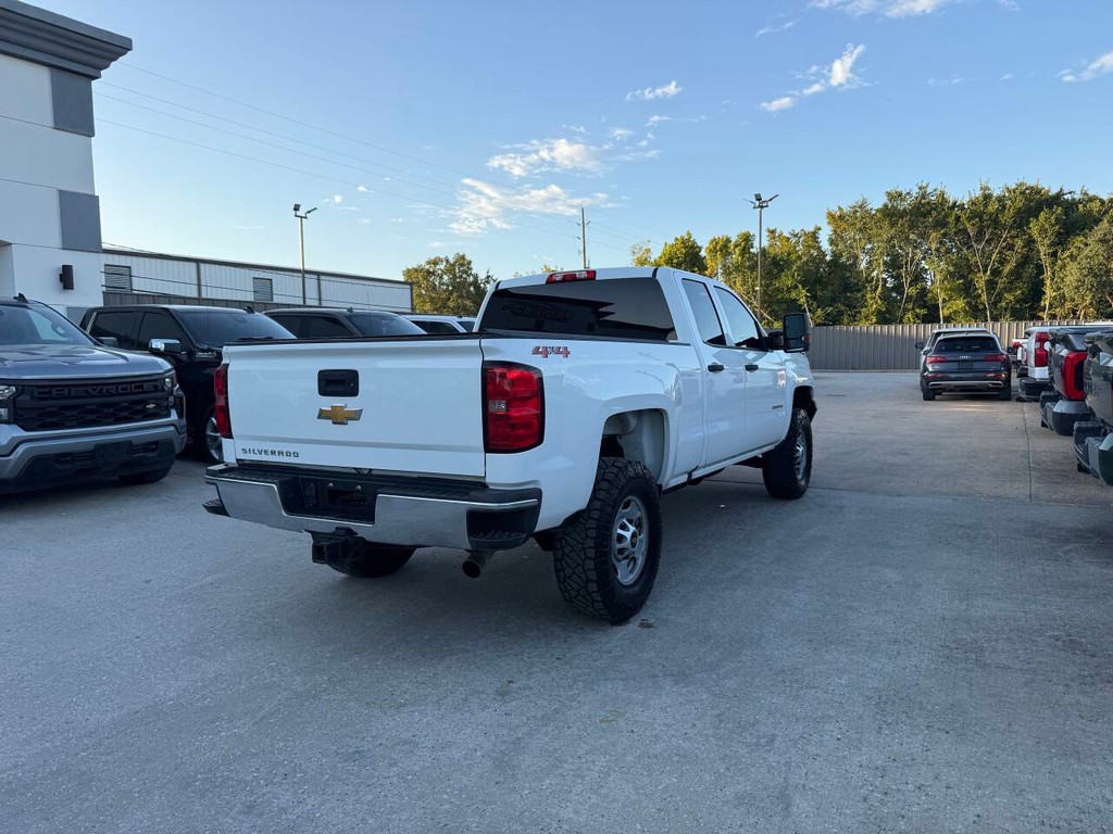 Chevrolet Silverado 2500HD Vehicle Full-screen Gallery Image 05