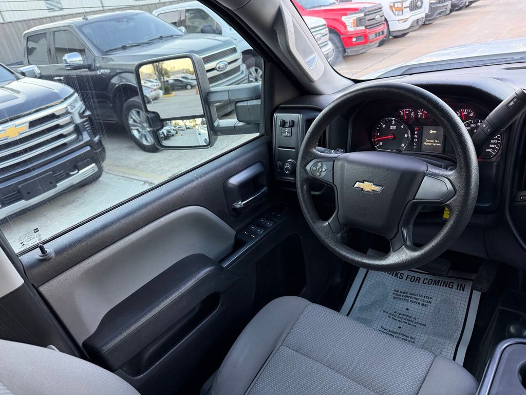 Chevrolet Silverado 2500HD Vehicle Full-screen Gallery Image 20