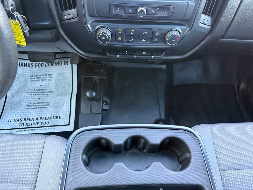 Chevrolet Silverado 2500HD Vehicle Full-screen Gallery Image 31