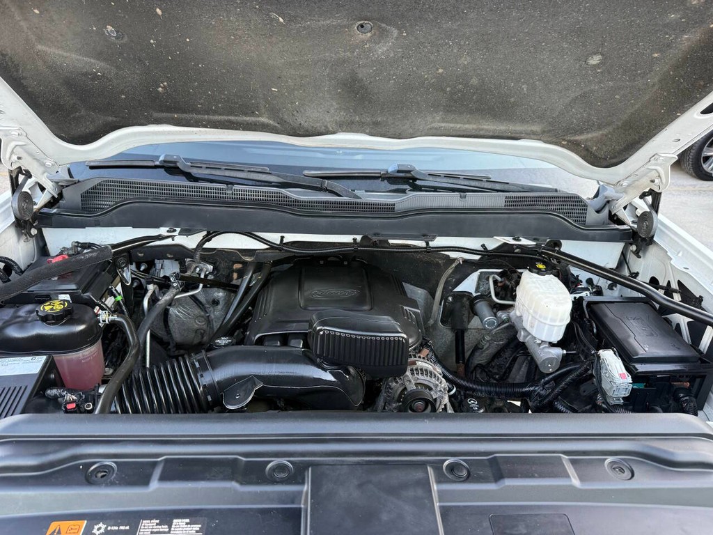Chevrolet Silverado 2500HD Vehicle Full-screen Gallery Image 36