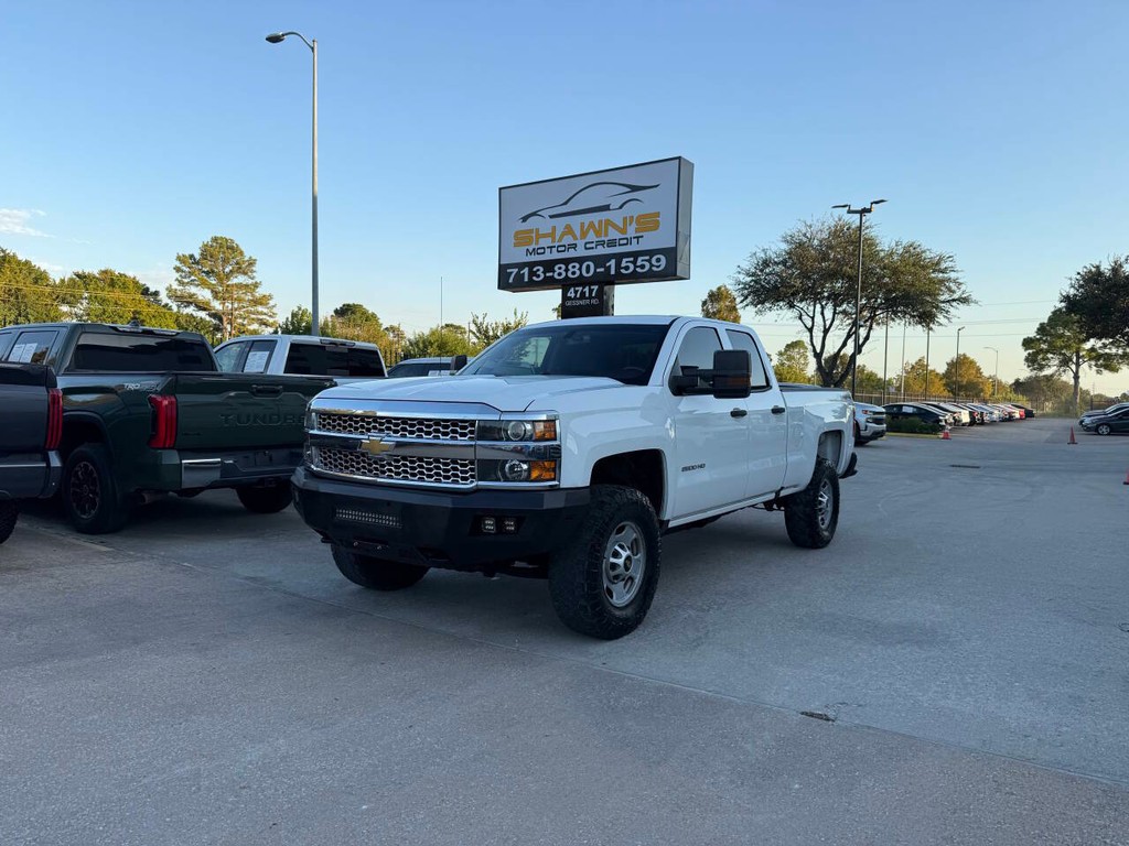 Chevrolet Silverado 2500HD Vehicle Full-screen Gallery Image 43