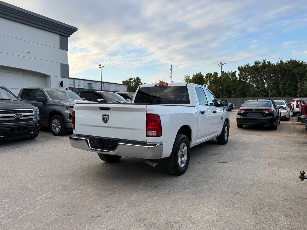 Ram 1500 Classic Vehicle Full-screen Gallery Image 05