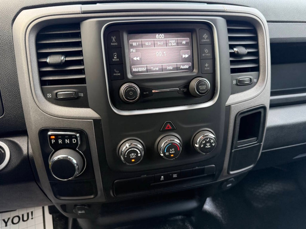 Ram 1500 Classic Vehicle Full-screen Gallery Image 27