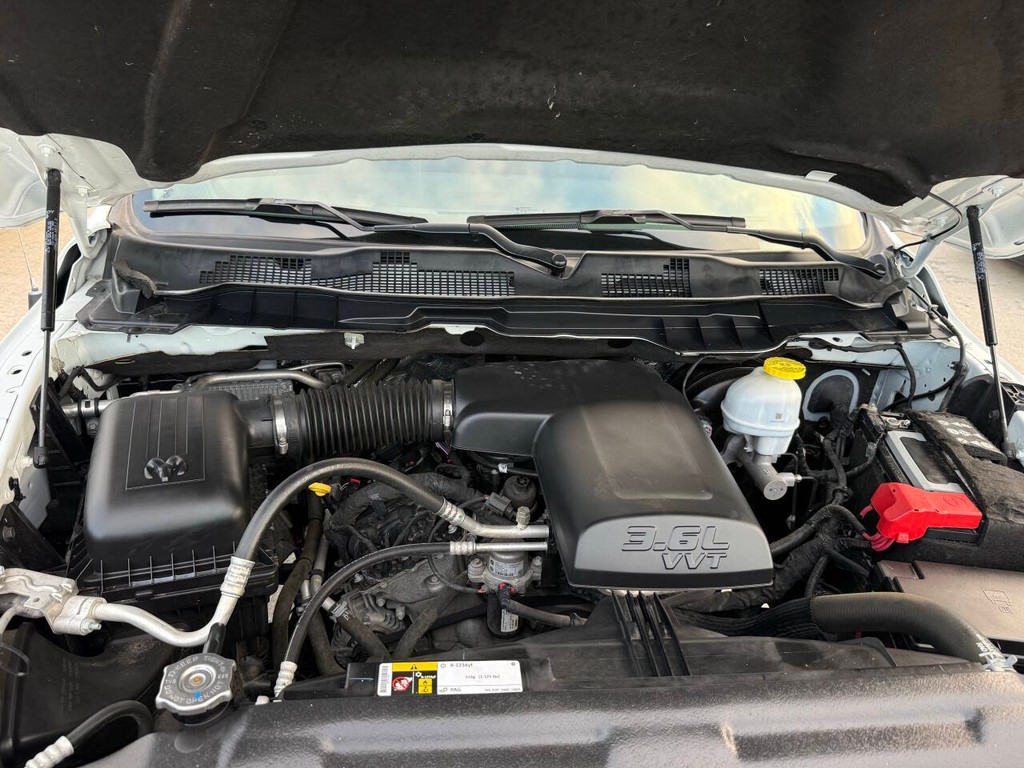 Ram 1500 Classic Vehicle Full-screen Gallery Image 33