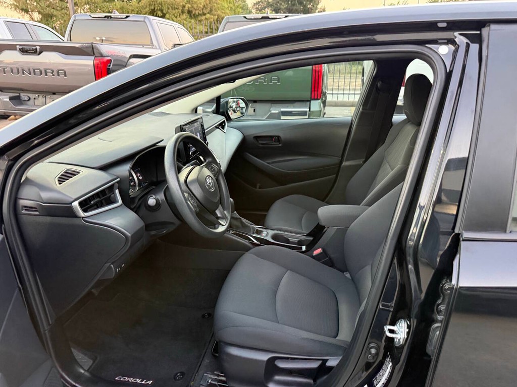 Toyota Corolla Vehicle Full-screen Gallery Image 07