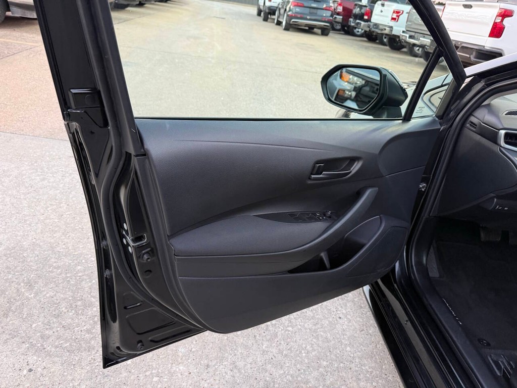 Toyota Corolla Vehicle Full-screen Gallery Image 08