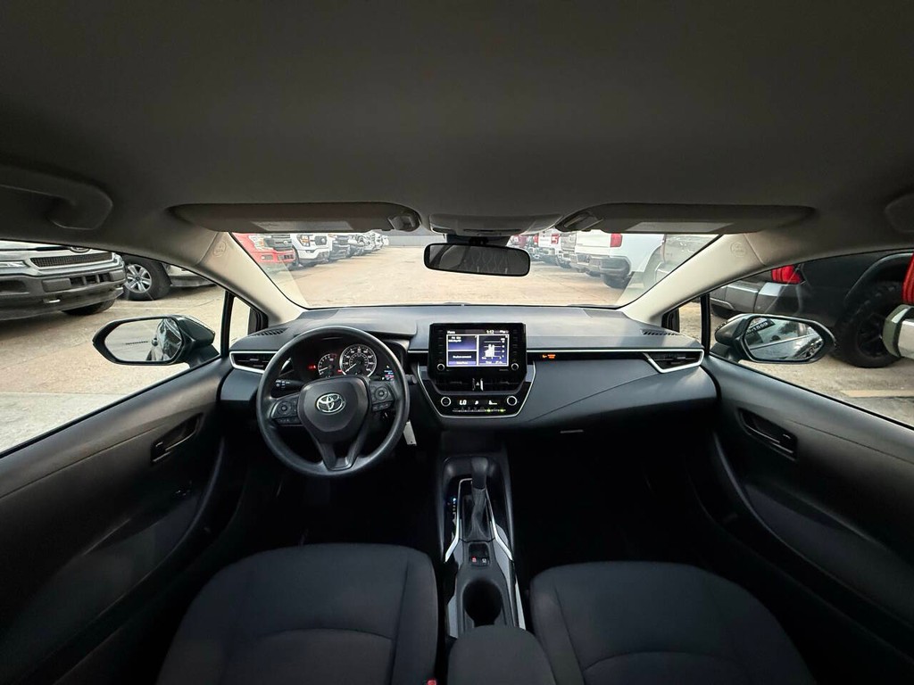 Toyota Corolla Vehicle Full-screen Gallery Image 18