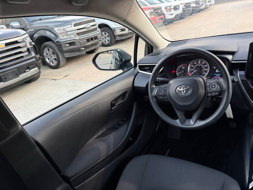 Toyota Corolla Vehicle Full-screen Gallery Image 19