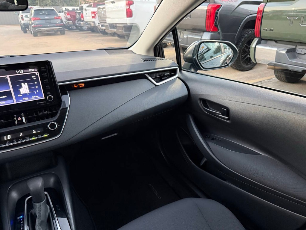 Toyota Corolla Vehicle Full-screen Gallery Image 20