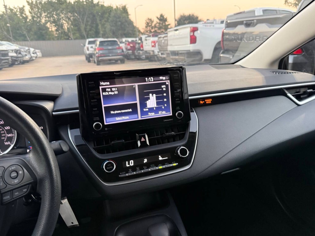 Toyota Corolla Vehicle Full-screen Gallery Image 24