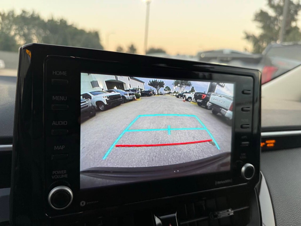 Toyota Corolla Vehicle Full-screen Gallery Image 27