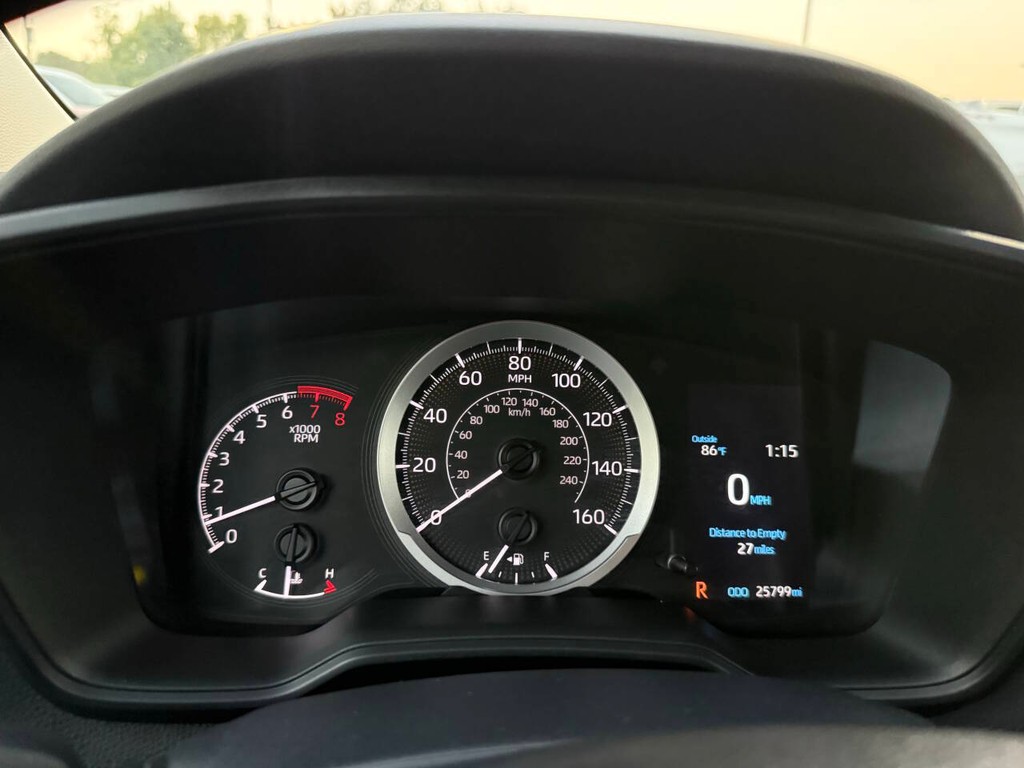 Toyota Corolla Vehicle Full-screen Gallery Image 29