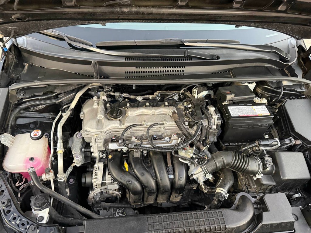 Toyota Corolla Vehicle Full-screen Gallery Image 32
