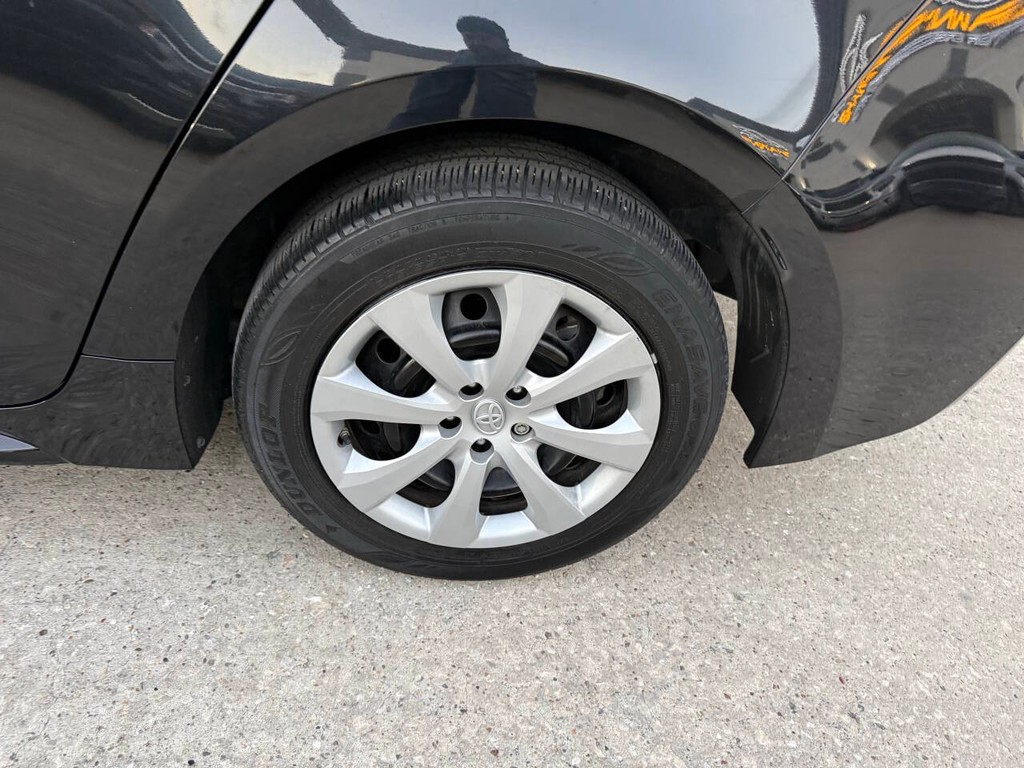 Toyota Corolla Vehicle Full-screen Gallery Image 33
